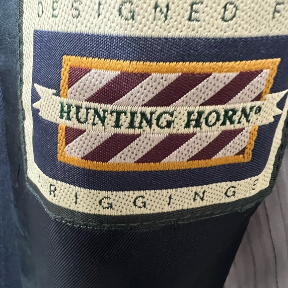 NWT….HUNTING HORN DESIGN FOR J. RIGGINGS A BLEND POLY & WOOL SIZE 46L, NAVY. - Picture 9 of 14